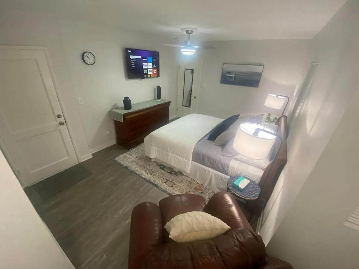 Bonvoyage-Sleep&Sail Overnight Stays-Sleeps 6-8 United States