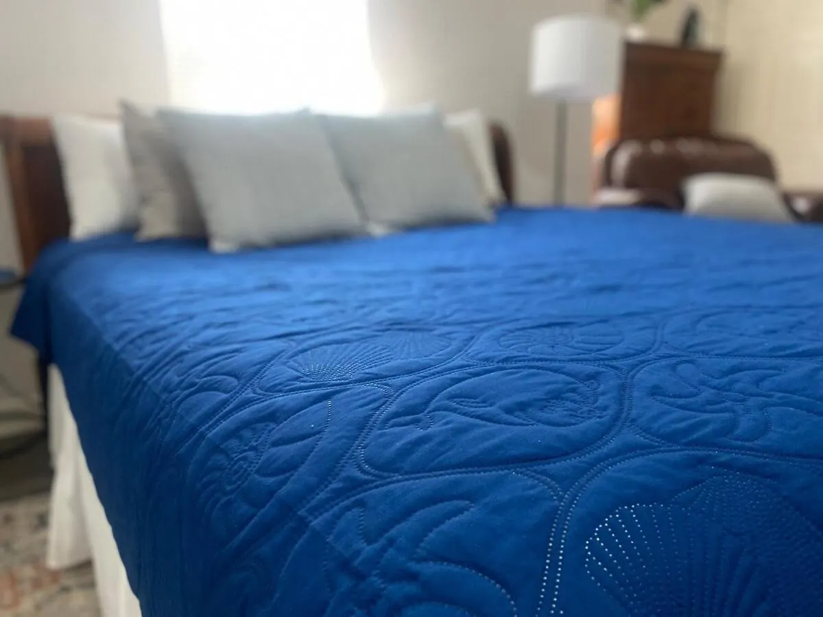 Bonvoyage-Sleep&Sail Overnight Stays-Sleeps 6-8 Holiday home Long Beach