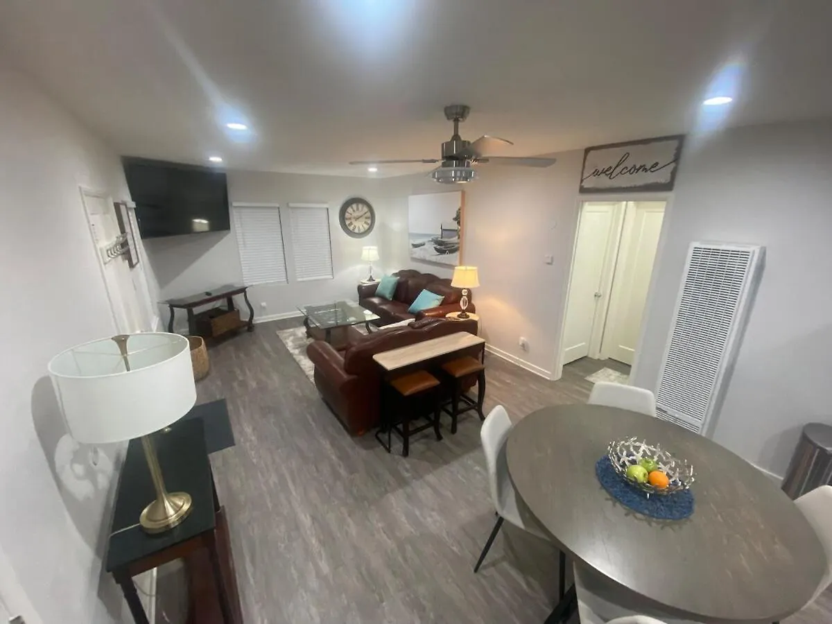 Bonvoyage-Sleep&Sail Overnight Stays-Sleeps 6-8 Long Beach
