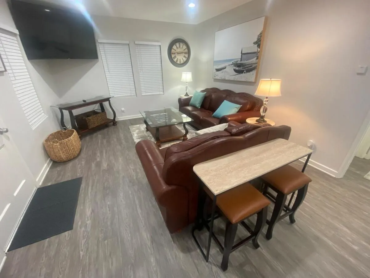 Bonvoyage-Sleep&Sail Overnight Stays-Sleeps 6-8 0*, Long Beach